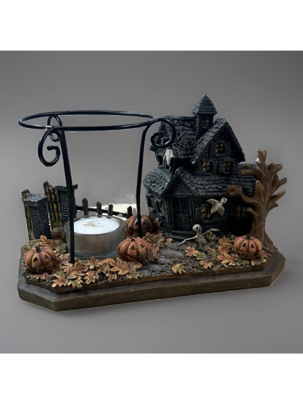 Yankee Candle Co Haunted House 8x5” Resin Halloween Tea light Decor